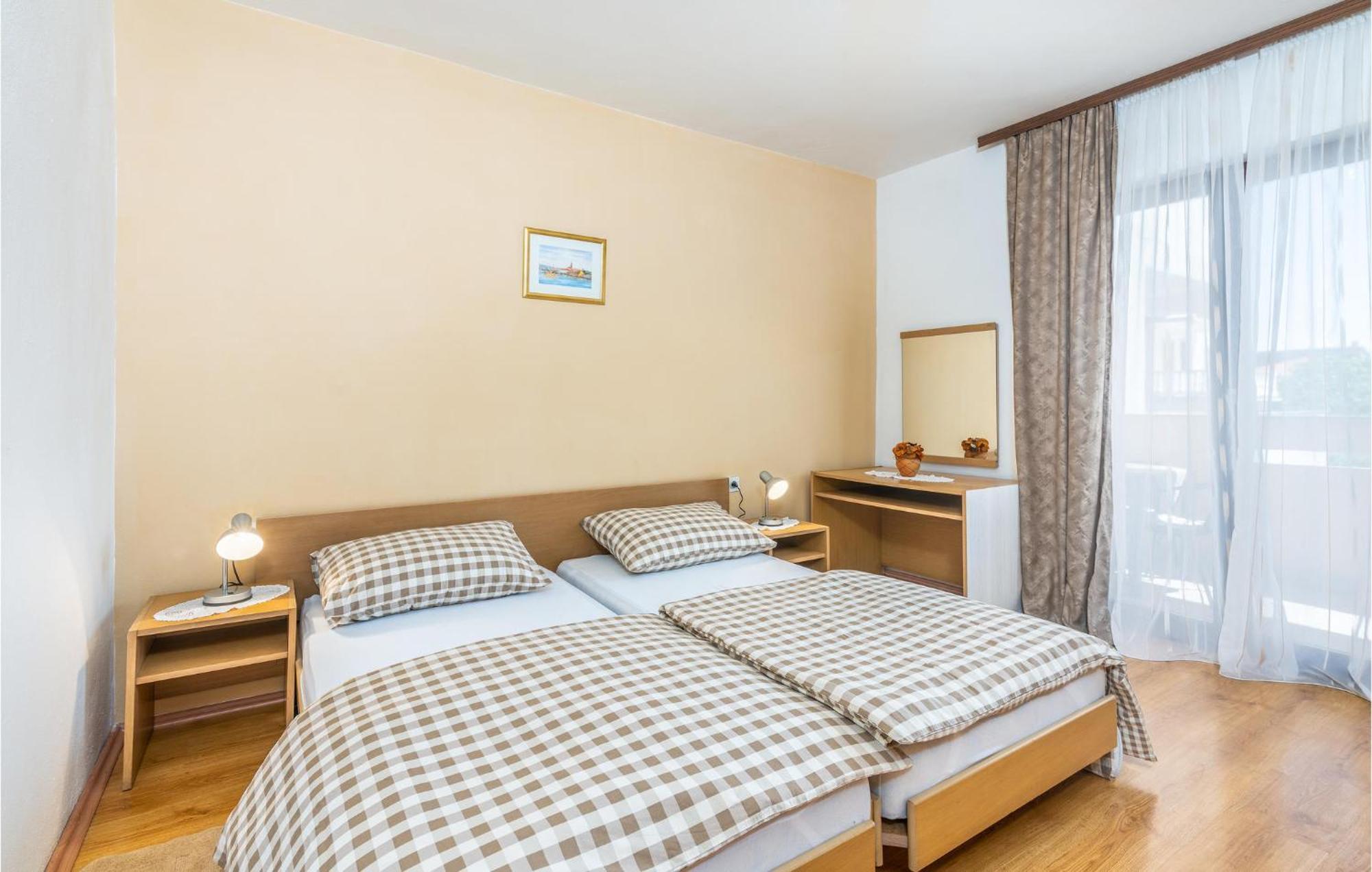Gorgeous Apartment In Krk With Wifi Krk Town Eksteriør billede