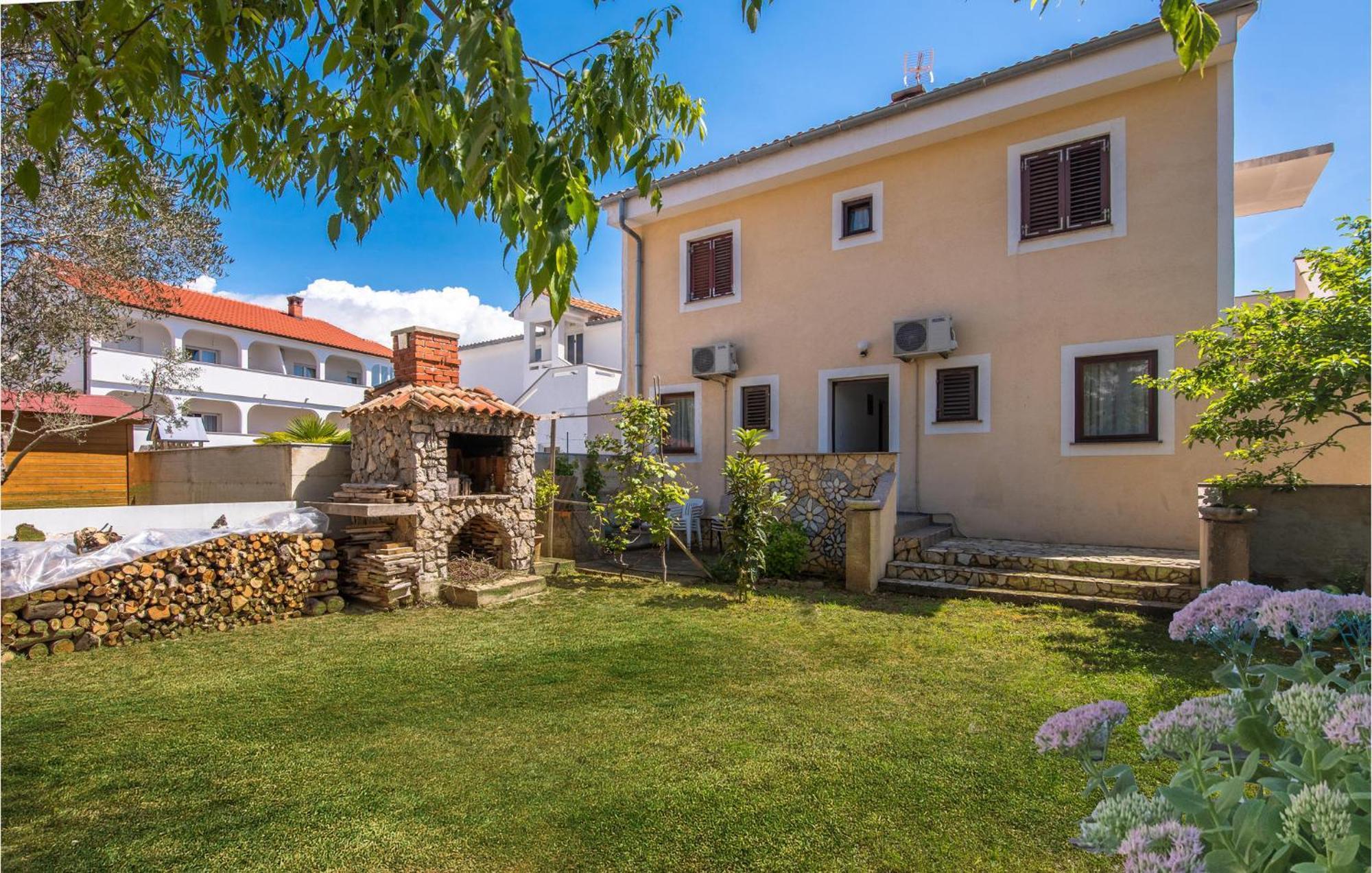 Gorgeous Apartment In Krk With Wifi Krk Town Eksteriør billede