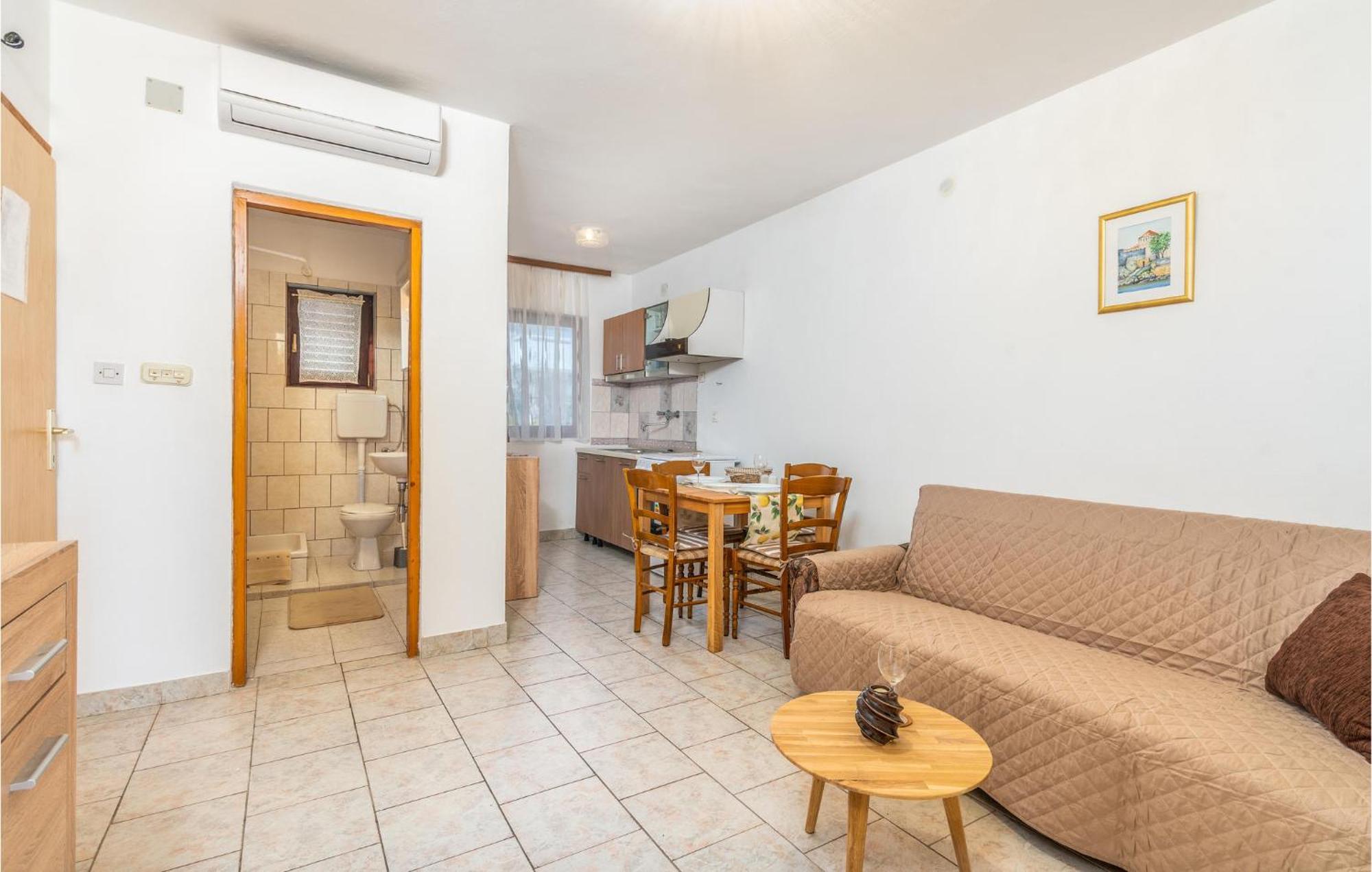 Gorgeous Apartment In Krk With Wifi Krk Town Eksteriør billede
